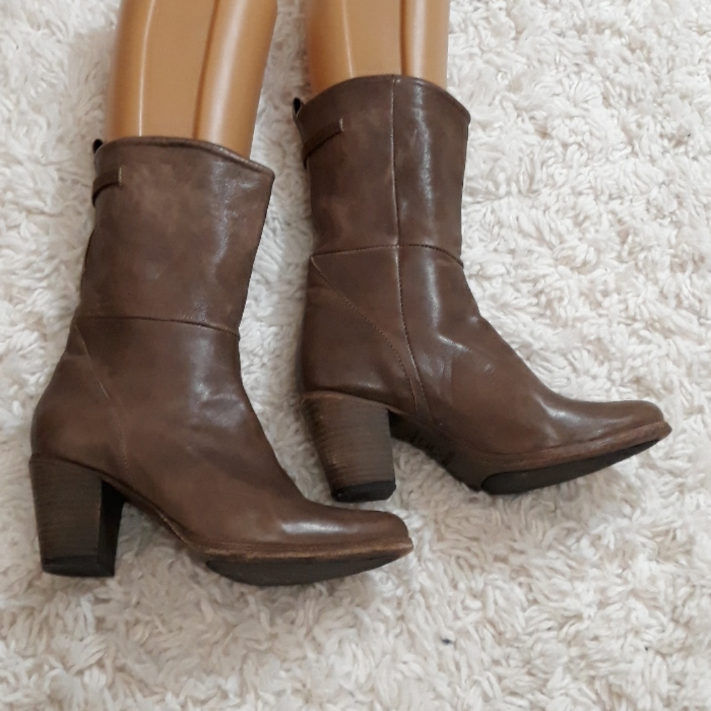 Humanoid Boots - image 7